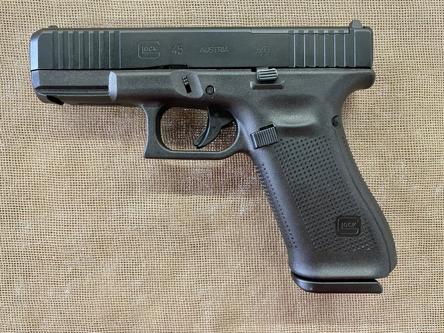 PISTOLA - GLOCK MODELO 45 - GENERACIÓN 5 MOS - CALIBRE 9MM